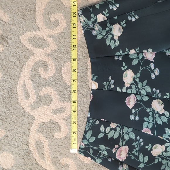 Lauren Conrad pleated garden skirt - Picture 7 of 11